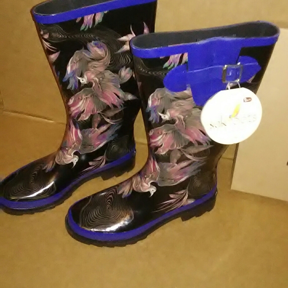 Sakroots Other - Woman's Sakroots rain boots